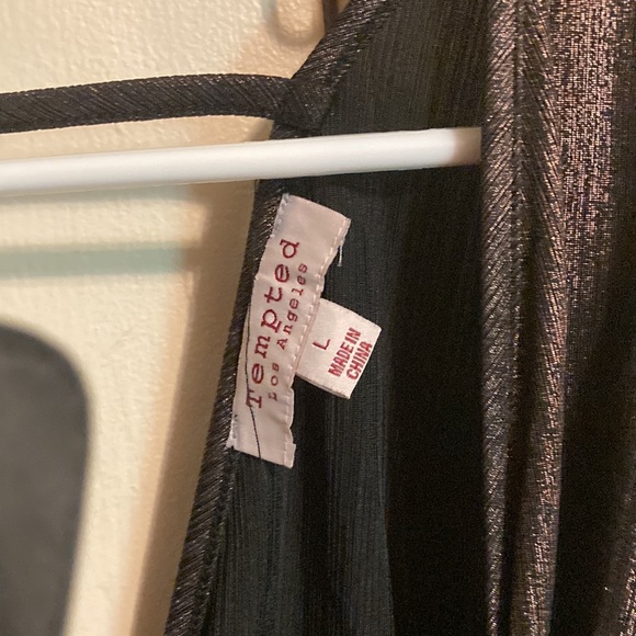 Tempted. LA low dip sheen blouse size L - Picture 3 of 7